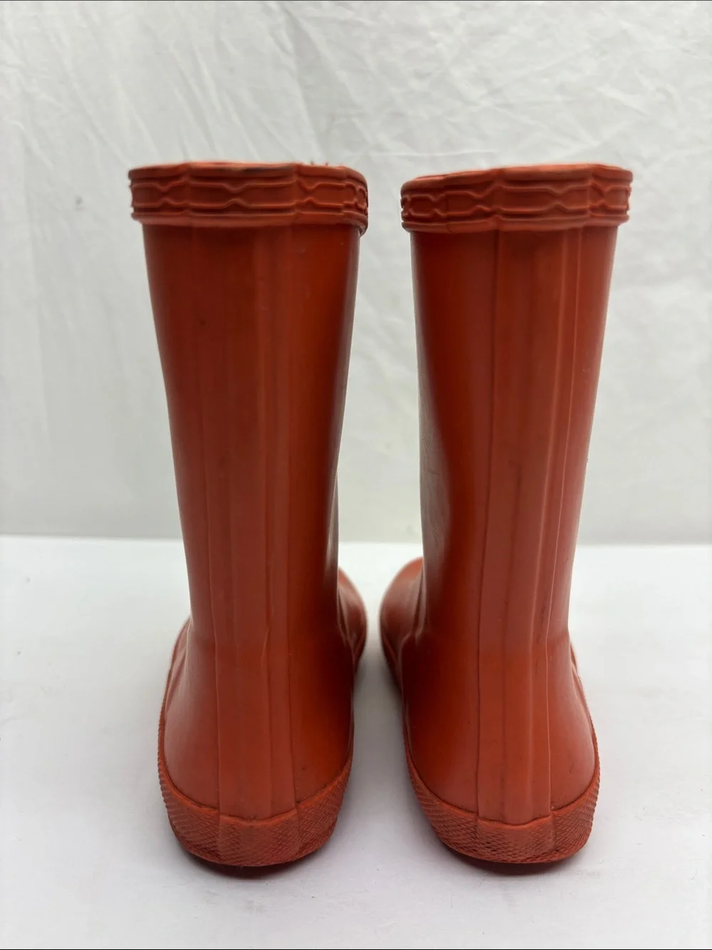 Hunter Orange Rubber Rain Boots, SZ 10 for toddler girl, 2(BA)
